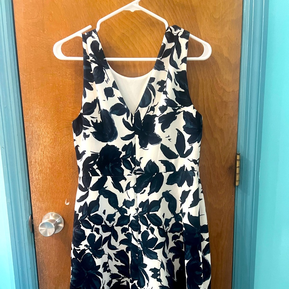 41 Hathtorne Medium Dress